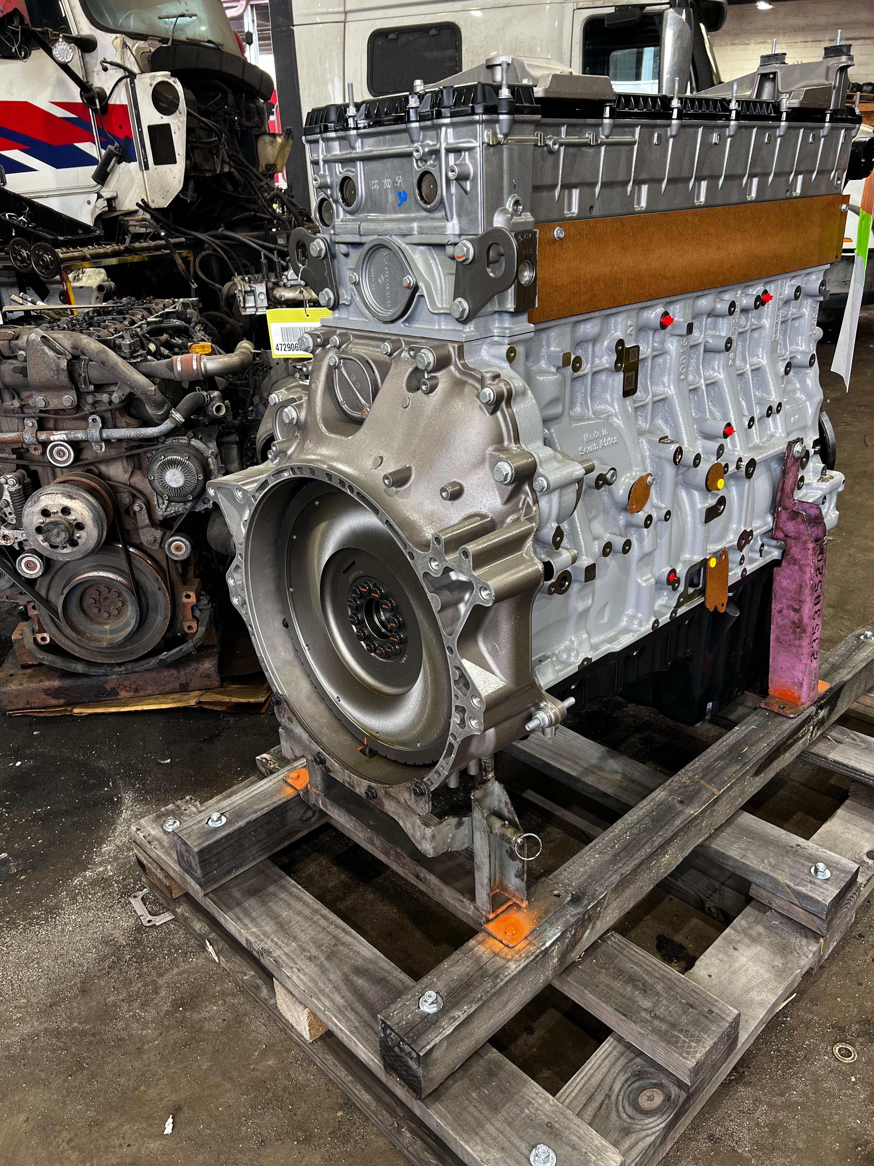 Truck engine service project underway at Somet Truck Center